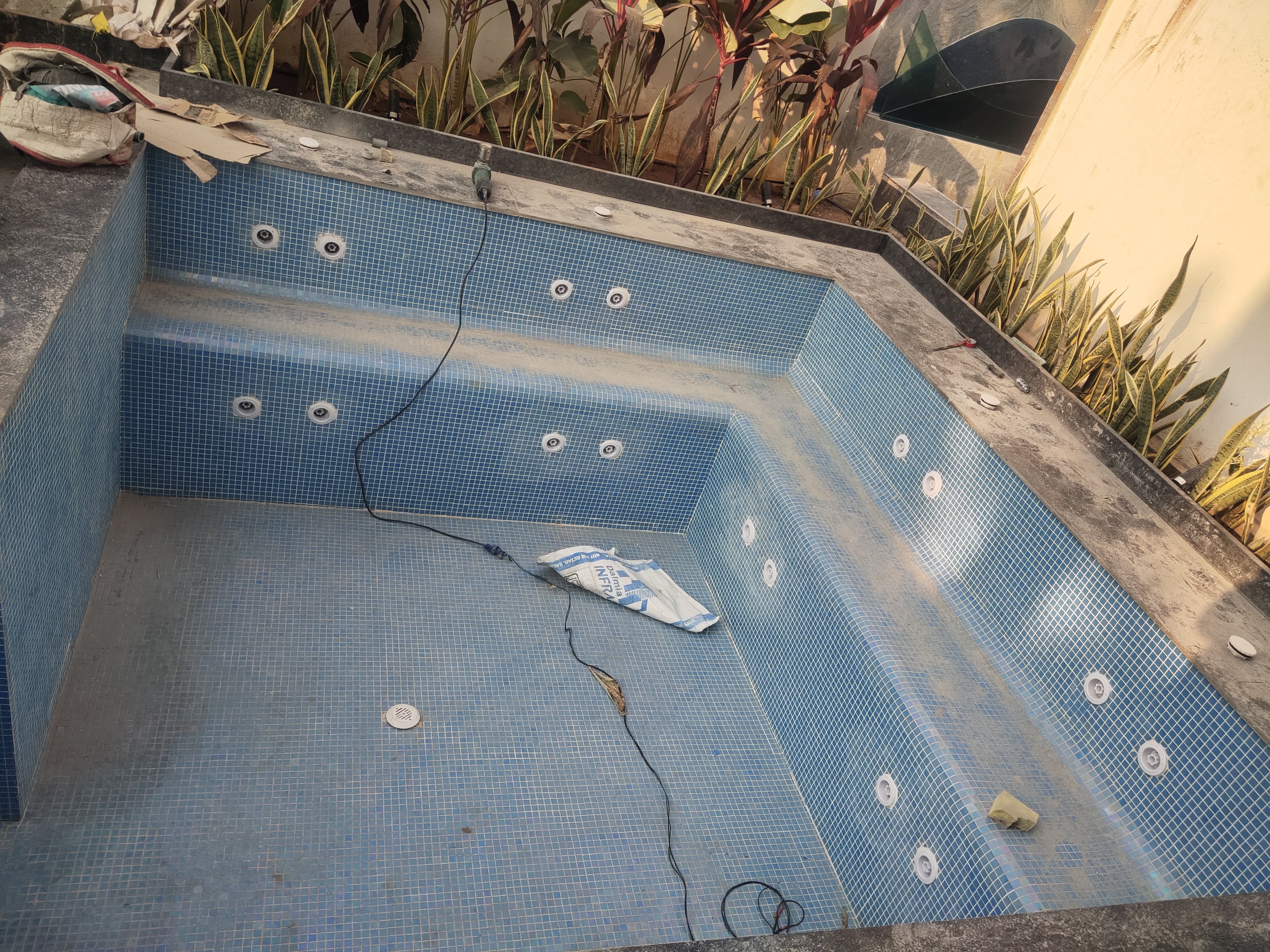 Jacuzzi & Spa Pools